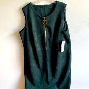 NWT Calvin Klein size 20W green with gold zipper accent and rear slit